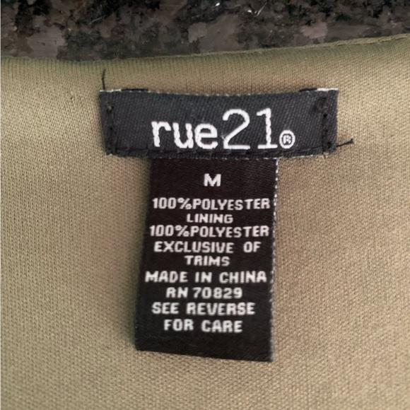 Rue21 Romper with tie top size Medium - Picture 9 of 10